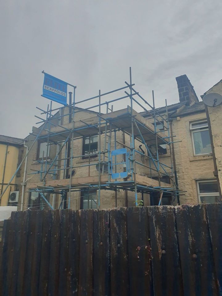 Two-storey scaffolding in lancaster